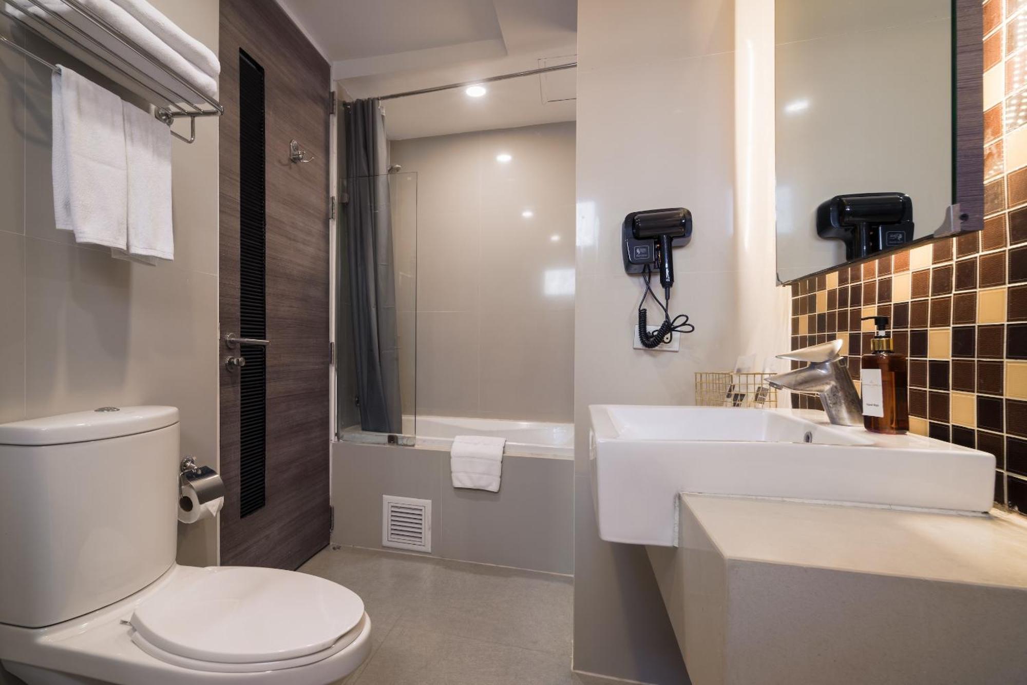 Aspira Suites Sukhumvit 20 Bangkok Zewnętrze zdjęcie