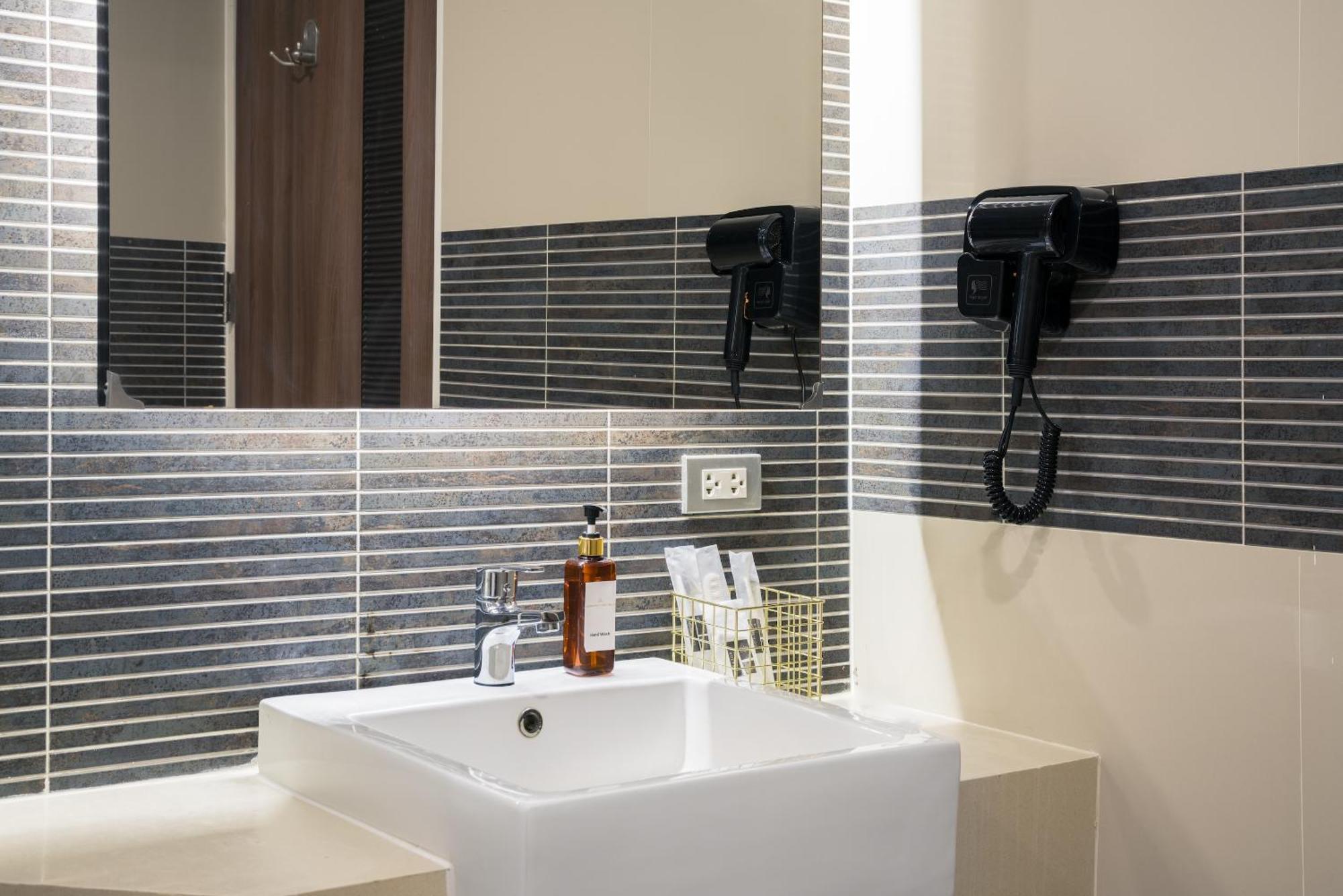 Aspira Suites Sukhumvit 20 Bangkok Zewnętrze zdjęcie